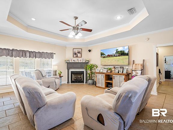 4th image of 11665 Waterford Dr