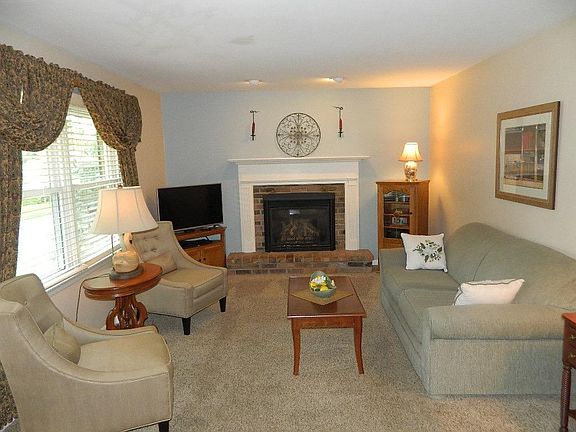 5th image of 817 Carini Ln