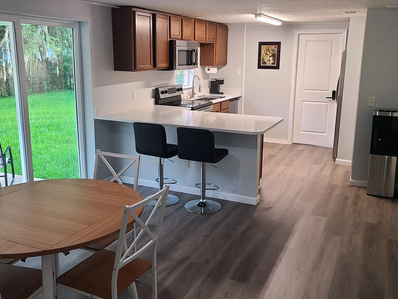 4 bed, 2.0 bath, 1440 sqft, $879 — Photo 4