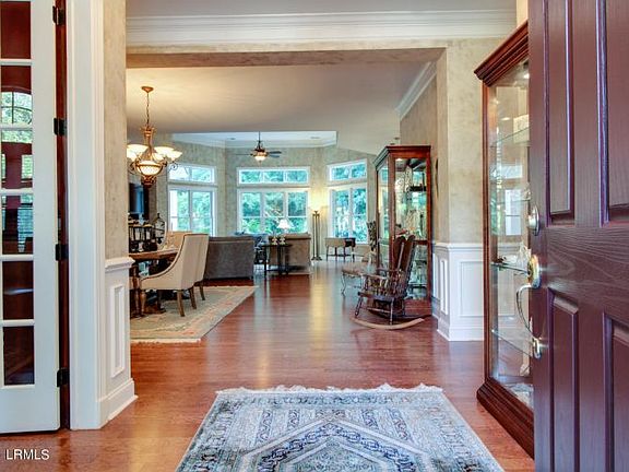 2nd image of 19 Chadbourne St