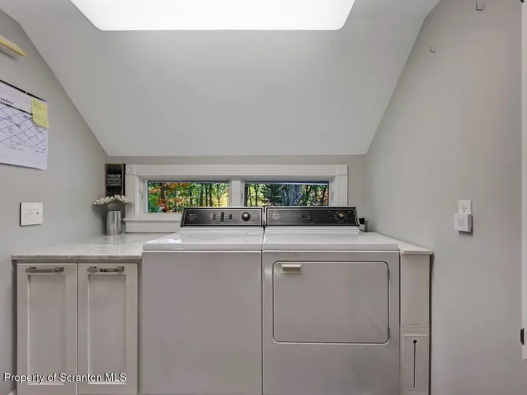 3360 Forest Rd — Photo 23