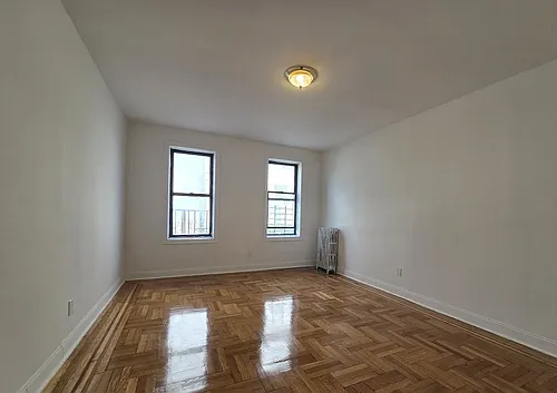 3230 Steuben Ave Photo 1