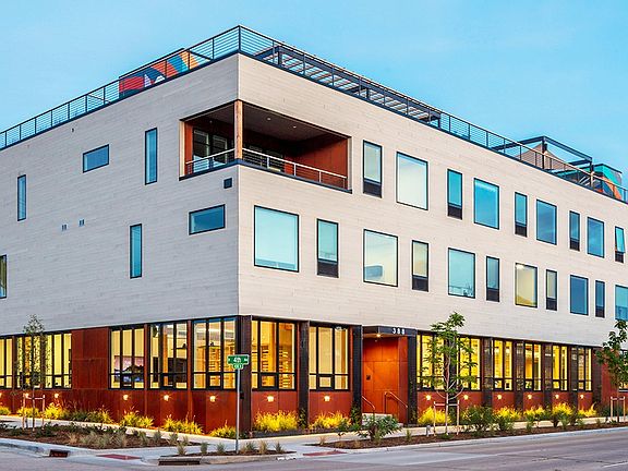3rd image of 868 W 4th Ave #211