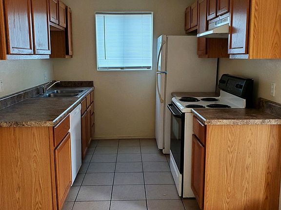 2nd image of 1405 N Gilbert Ave #2