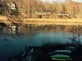 424 River Rd, Saint James, NY 11780