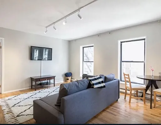 Rented by Gazal International Brokerage Group | media 10