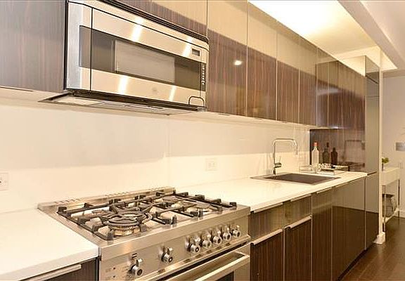 4th image of 113 Nassau St APT 20E