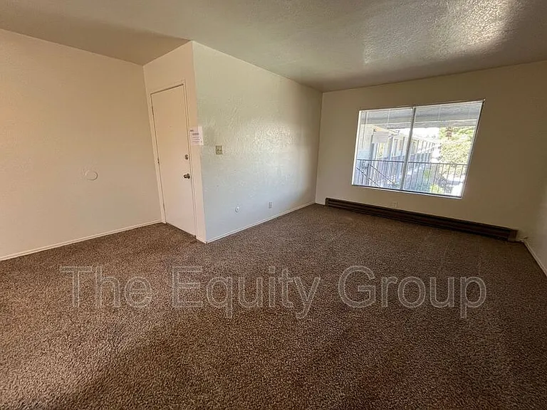 258 N G St #12 — Photo 3
