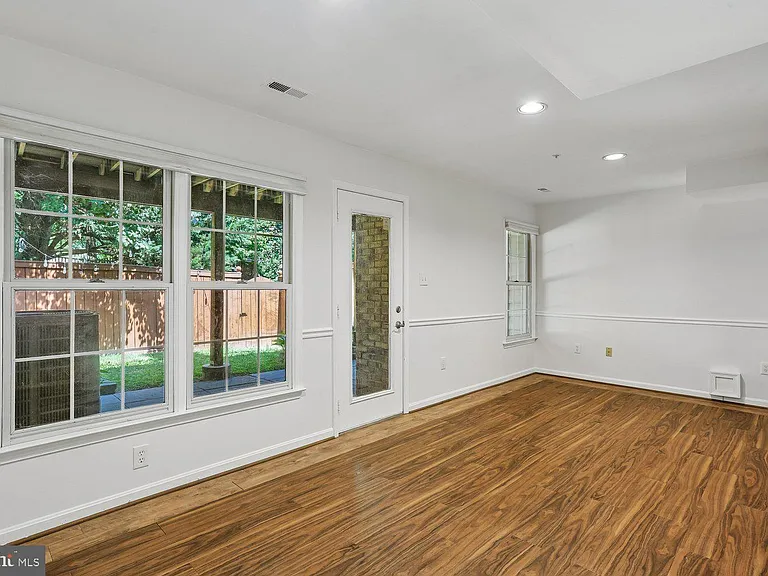417 Winding Rose Dr — Photo 37