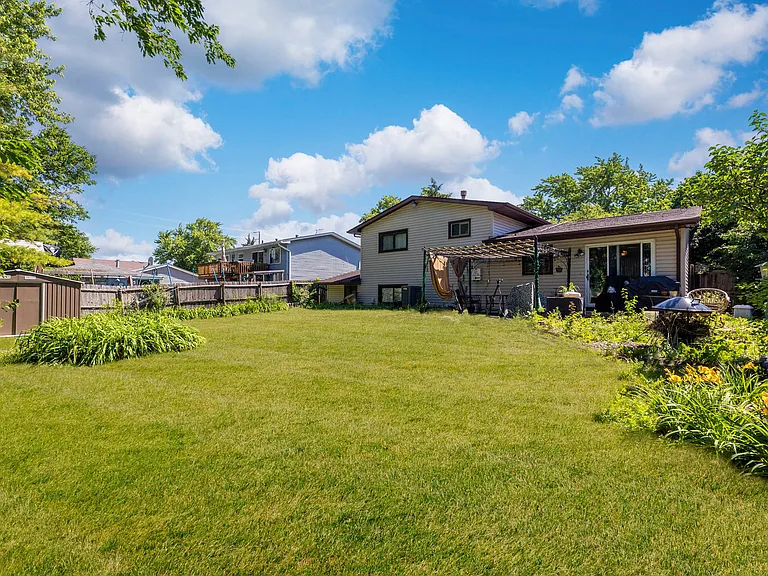 361 Lyons Dr — Photo 18