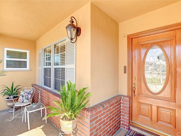 4th image of 2052 E Idahome St