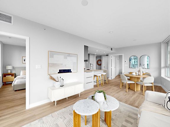 3rd image of 567 Emerson St #19XX