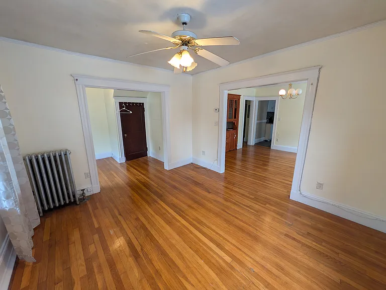 823 Canterbury St — Photo 4