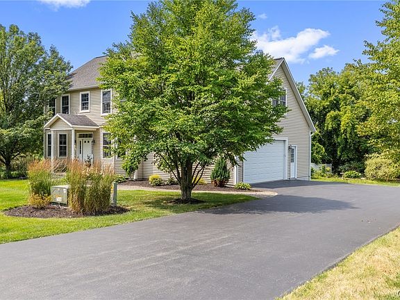 3rd image of 4373 Chilmark St