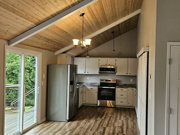 5th image of 2422 McGregor Dr SE