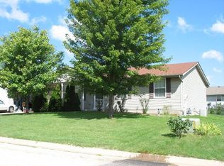 132 Constitution Dr, East Peoria, IL 61611