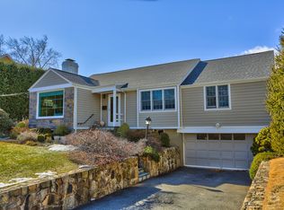 574 Alda Rd, Mamaroneck, NY 10543