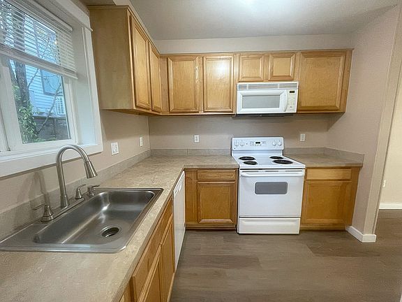 4th image of 1817 N Rosa Parks Way #1