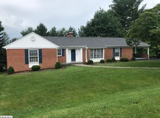 111 Rose Hill Cres, Staunton, VA 24401