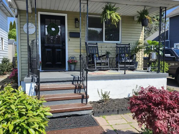 817 Lincoln St, Dickson City, PA 18519