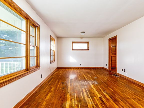 4th image of 500 Eugenia St