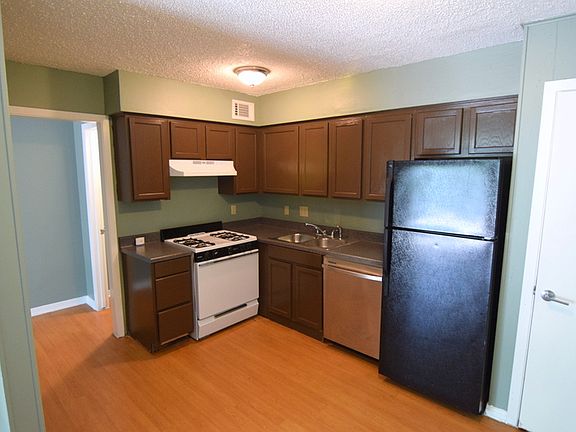 3rd image of 2200 Mission Hill Cir APT 103