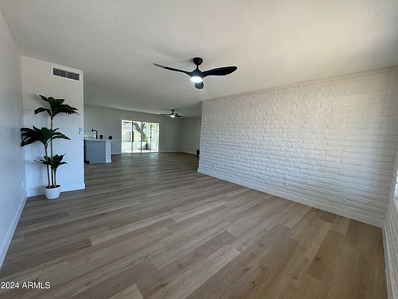 4th image of 3119 W DESERT COVE Avenue