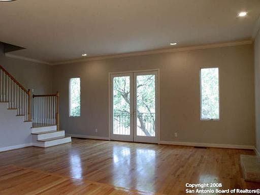 4th image of 225 E Mulberry Ave #2