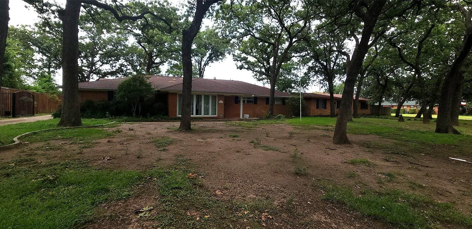 3 bed, 2.5 bath, 2398 sqft, $3,100 — Photo 1