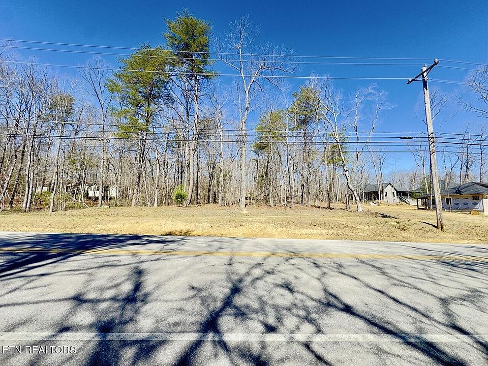 1st image of 320 Westchester Dr