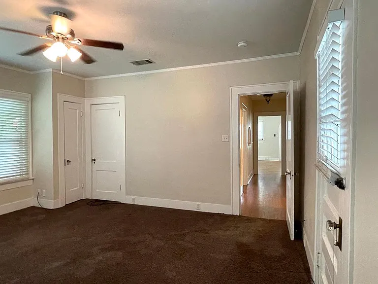 1427 N Woods St — Photo 12