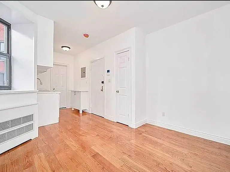172 Mulberry St #5 — Photo 1