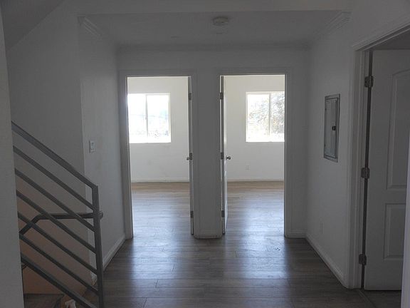 5th image of 4564 Catalpa St #1