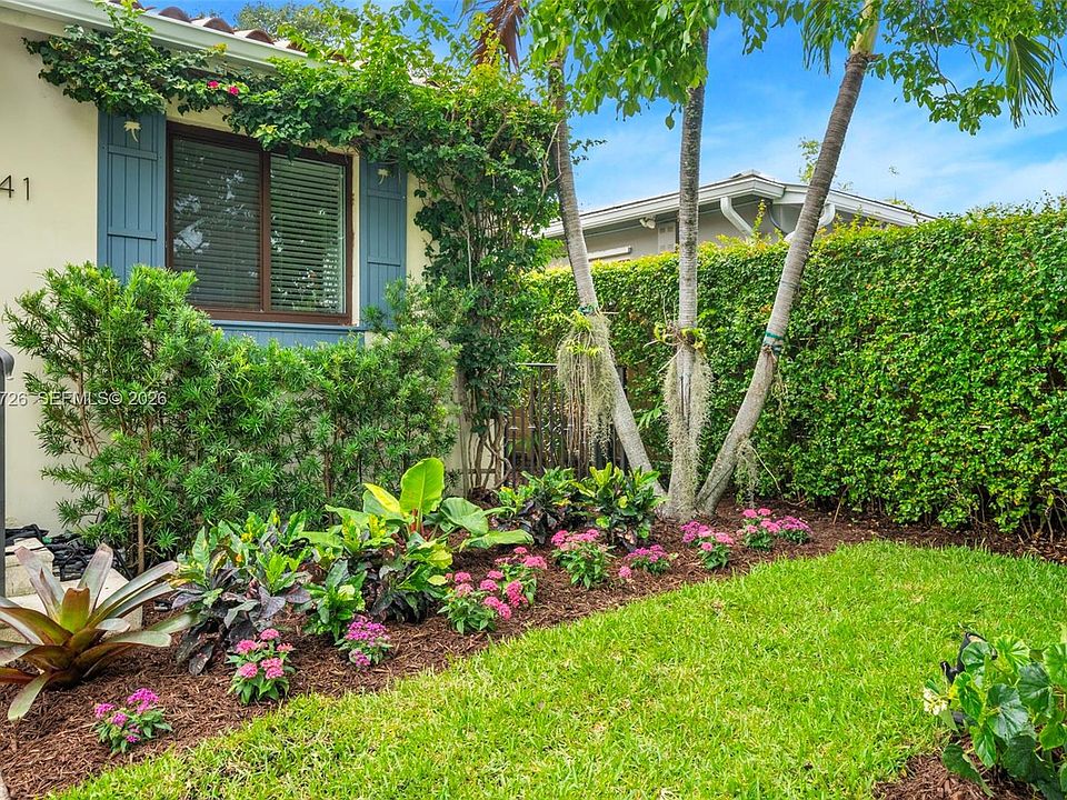 2241 SW 25th Ter, Miami, FL 33133 | Zillow