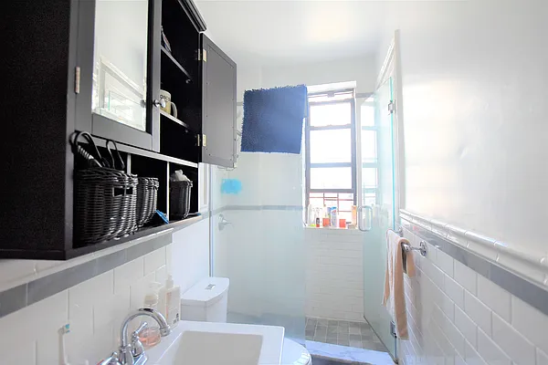 Rented by Clove Realty LLC | media 41