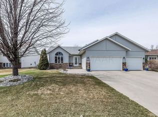 2807 32nd St S, Fargo, ND 58103