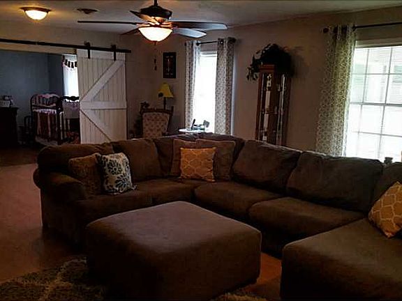 5th image of 305 Live Oak St