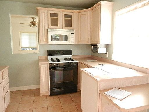 4th image of 10209 Mount Gleason Ave
