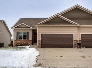 385 NW Autumn Crest Dr, Ankeny, IA 50023