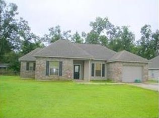 320 Silverstone Cir, Ponchatoula, LA 70454