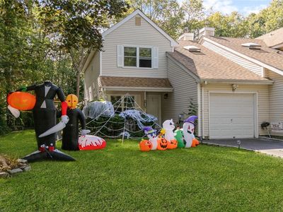 18 Lindsey Court, Holtsville, NY, 11742