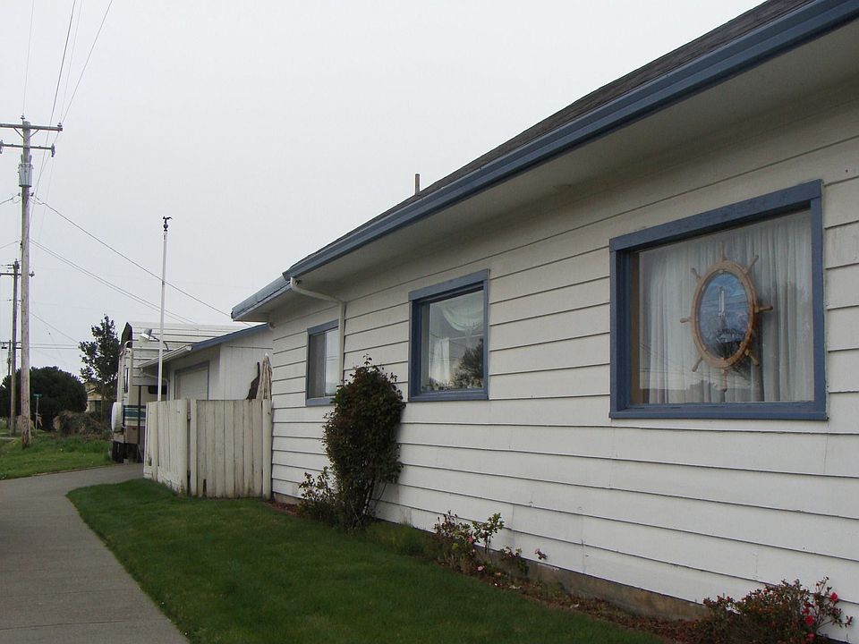 1st image of 415 Cooper Ave