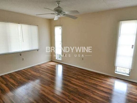 4th image of 2401 Beacon Groves Blvd