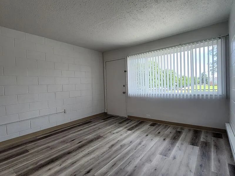 Building Photo - 4555 SW Erickson Ave #208
