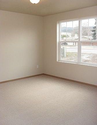 5th image of 2418 39th St APT 203