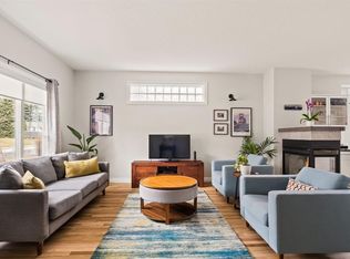 3332 W 43rd St SW, Calgary, AB T3E3P2