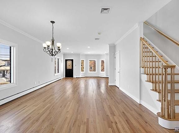 2nd image of 376 Aurora Ave #A