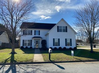 256 Fiddlers Knoll Ct, Kernersville, NC 27284