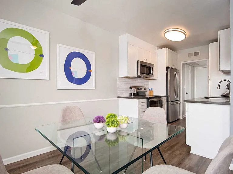 Los Robles Apartments — Photo 42