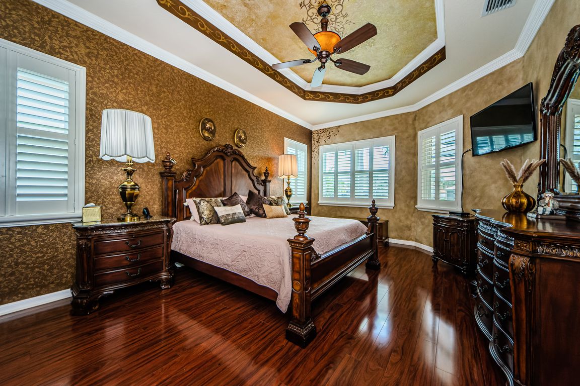 next background image